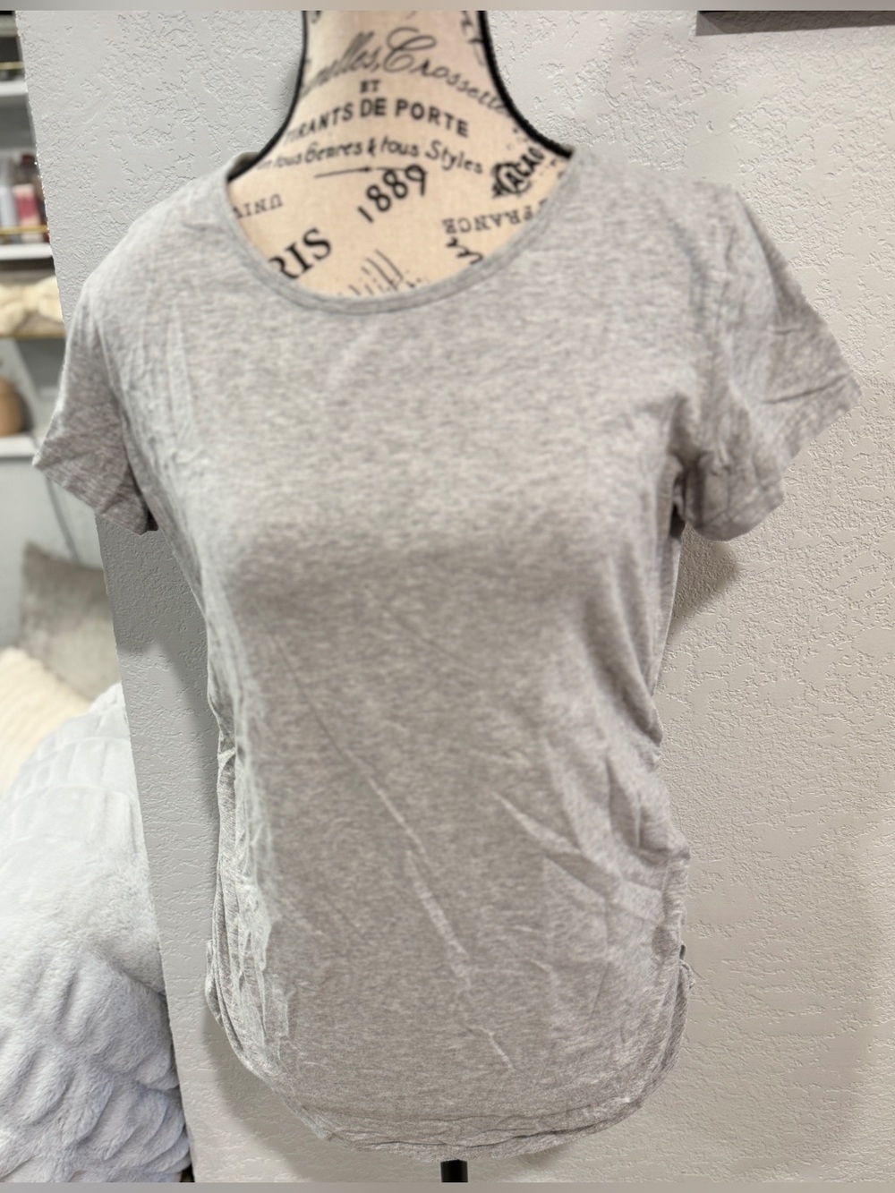 Bearsland Maternity Gray Ruched Side Tee Size Medium Stretch Pregnancy Top - Picture 3 of 7